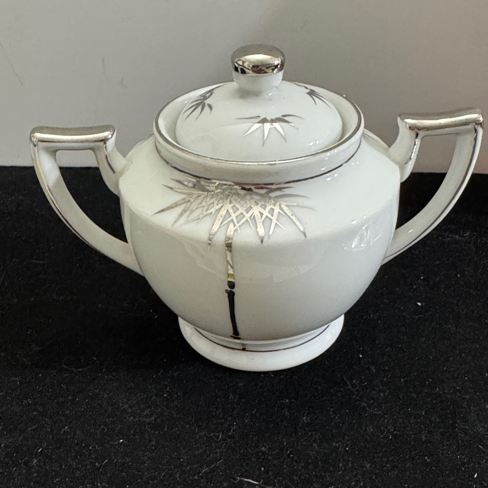 Vintage 1950 Japanese Kutani porcelain covered sugar bowl. Hand painted - Picture 4 of 8